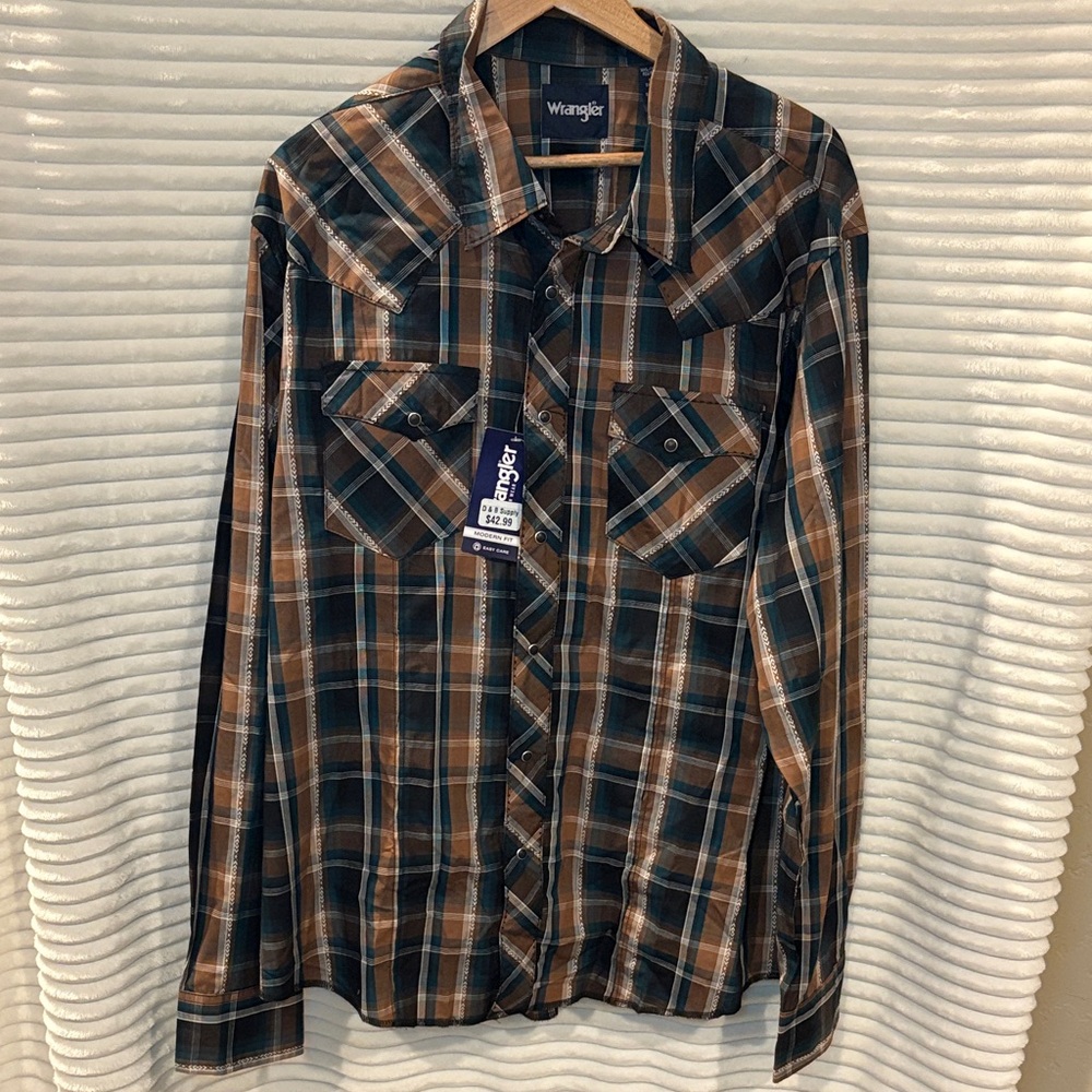 NWT Wrangler Men's Casual Plaid Shirt - Brown and Green
